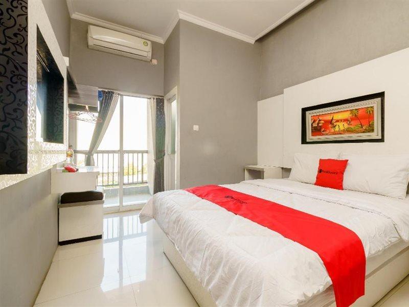 Reddoorz Resort Premium @ Sangkan Hurip Kuningan Exteriör bild