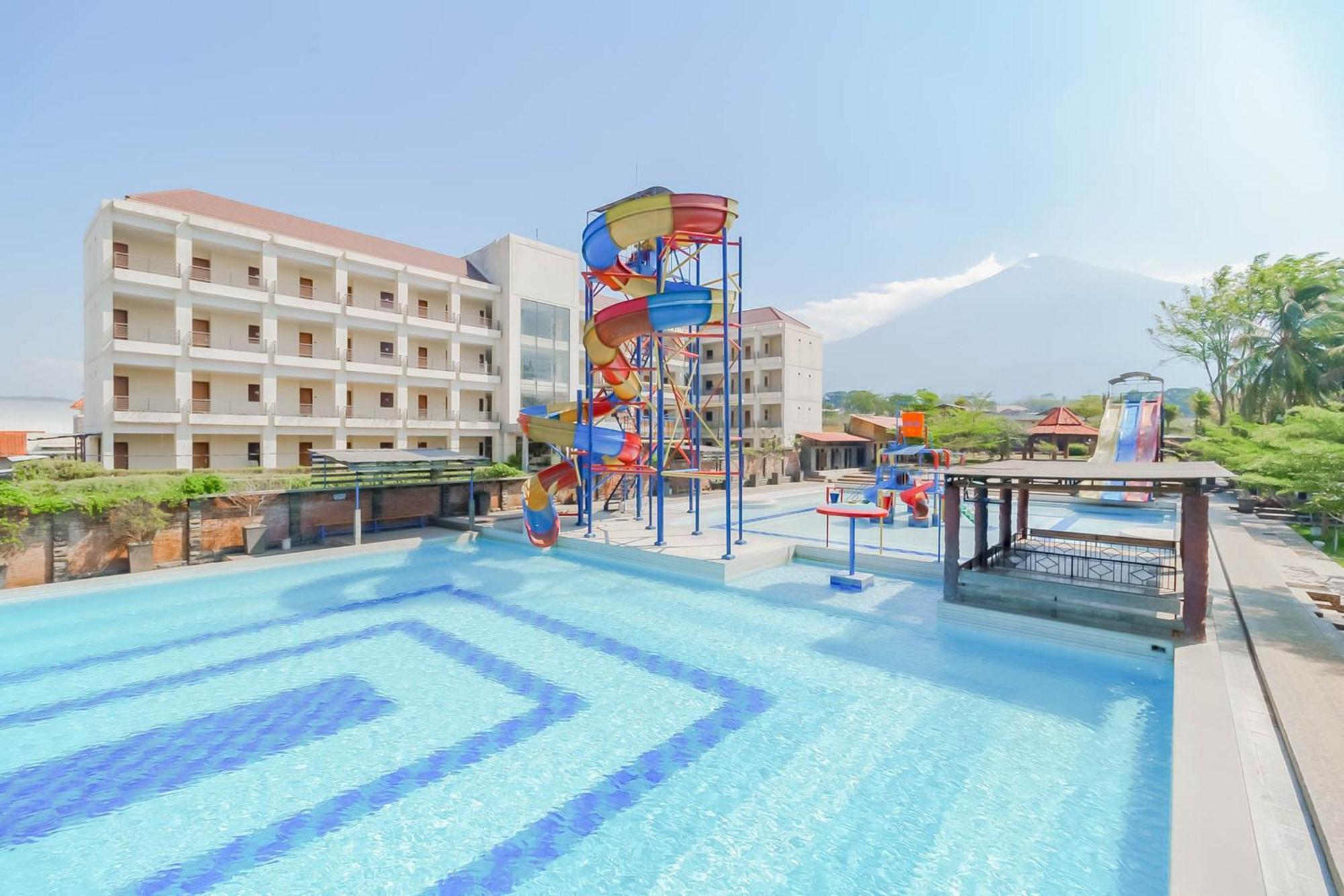 Reddoorz Resort Premium @ Sangkan Hurip Kuningan Exteriör bild