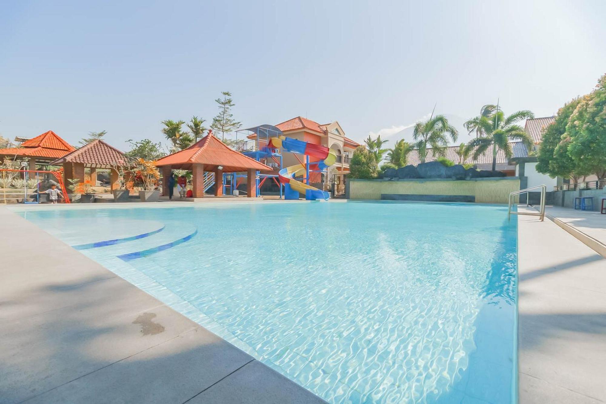 Reddoorz Resort Premium @ Sangkan Hurip Kuningan Exteriör bild