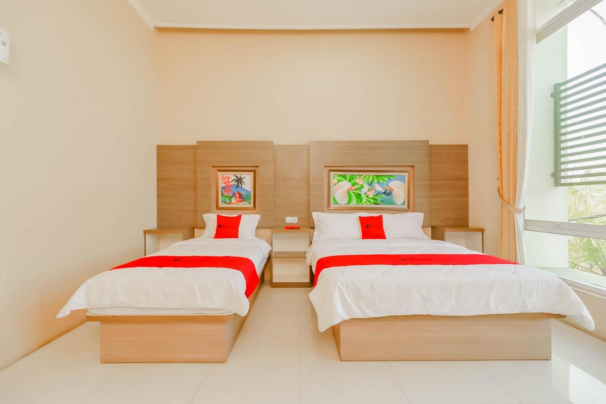 Reddoorz Resort Premium @ Sangkan Hurip Kuningan Exteriör bild