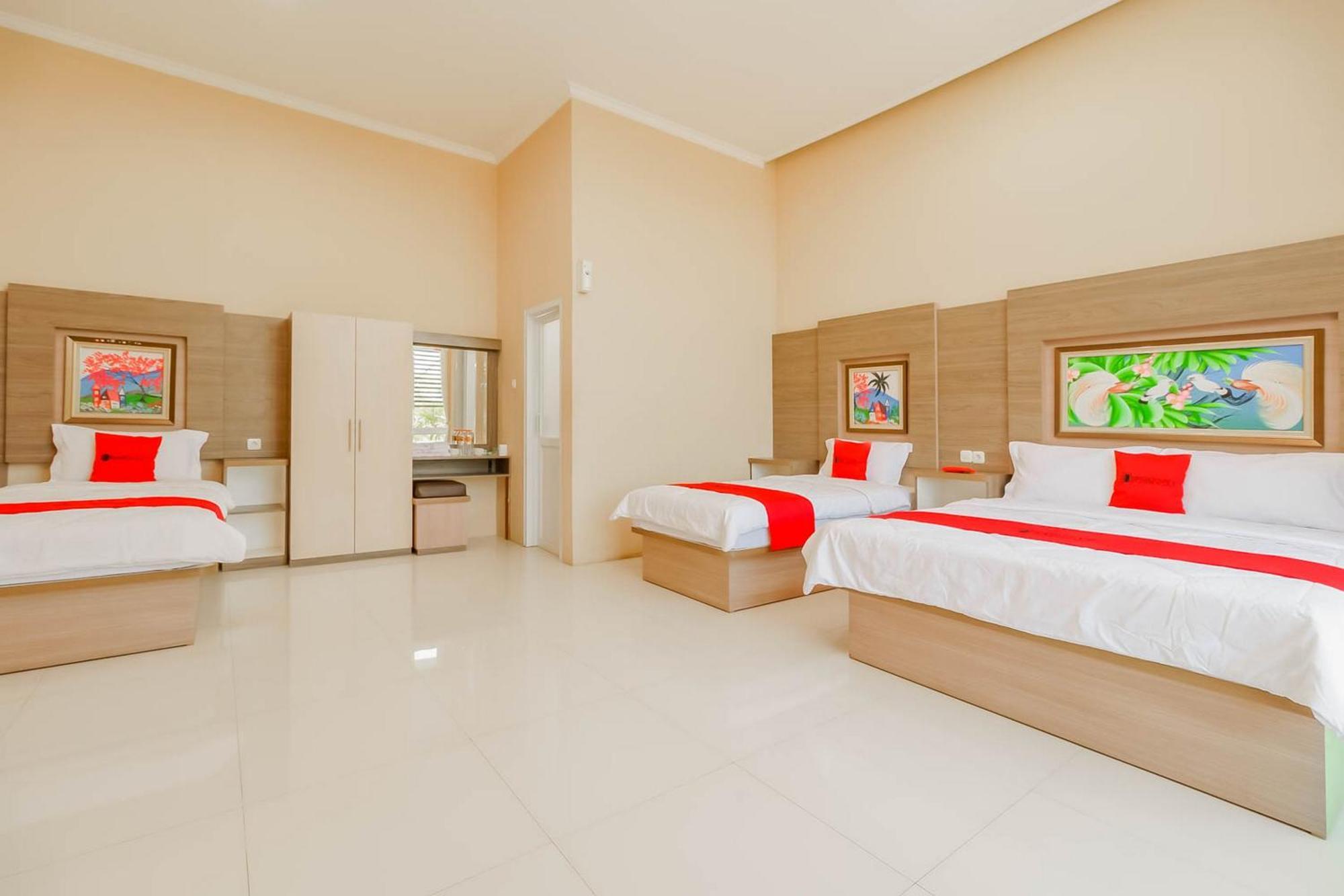 Reddoorz Resort Premium @ Sangkan Hurip Kuningan Exteriör bild