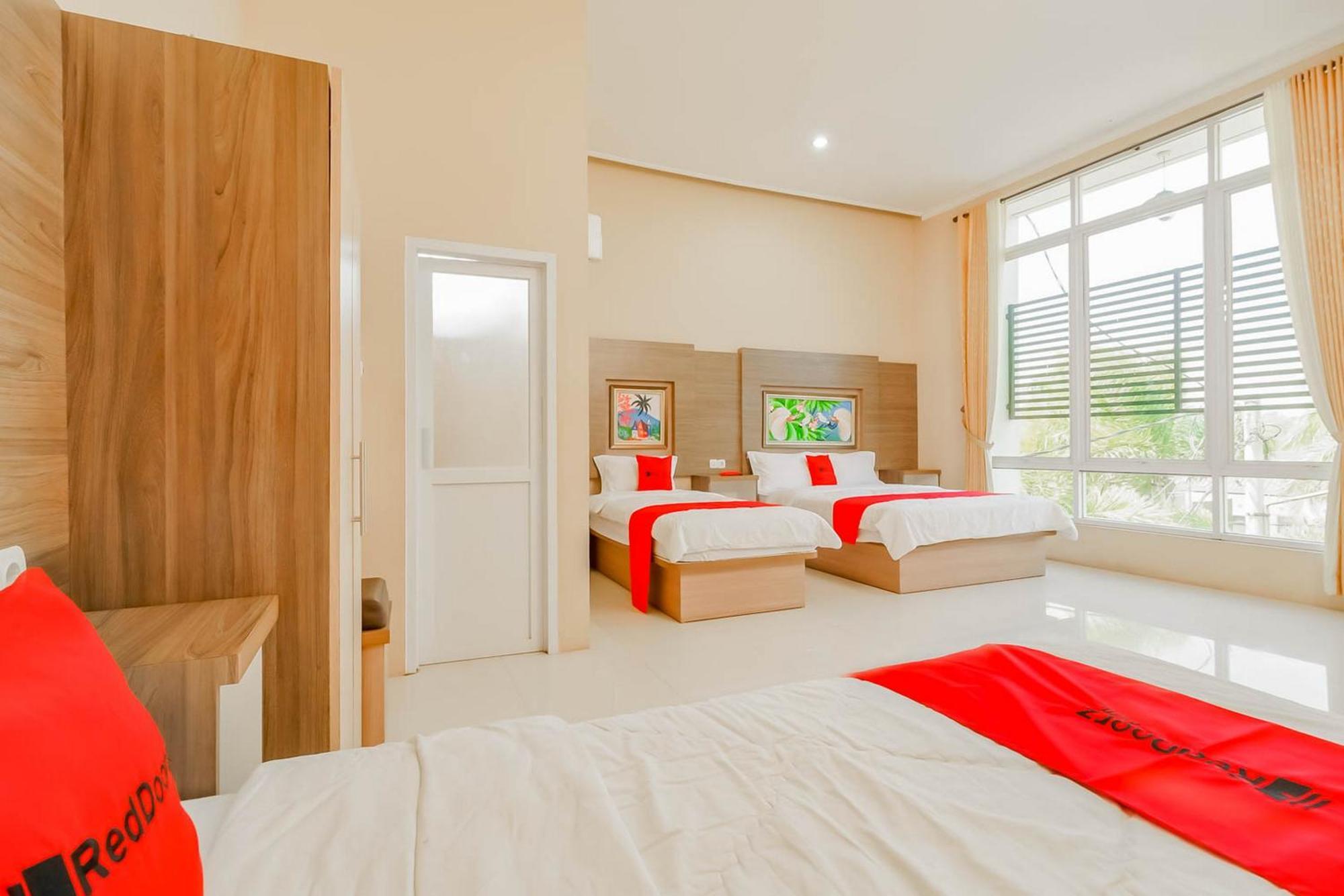 Reddoorz Resort Premium @ Sangkan Hurip Kuningan Exteriör bild