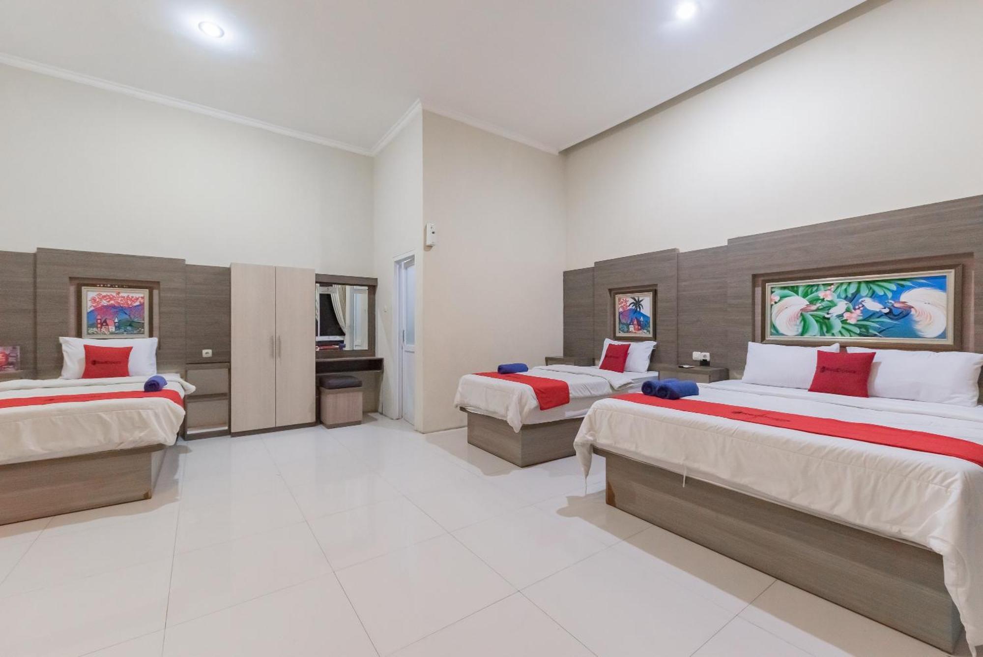 Reddoorz Resort Premium @ Sangkan Hurip Kuningan Exteriör bild