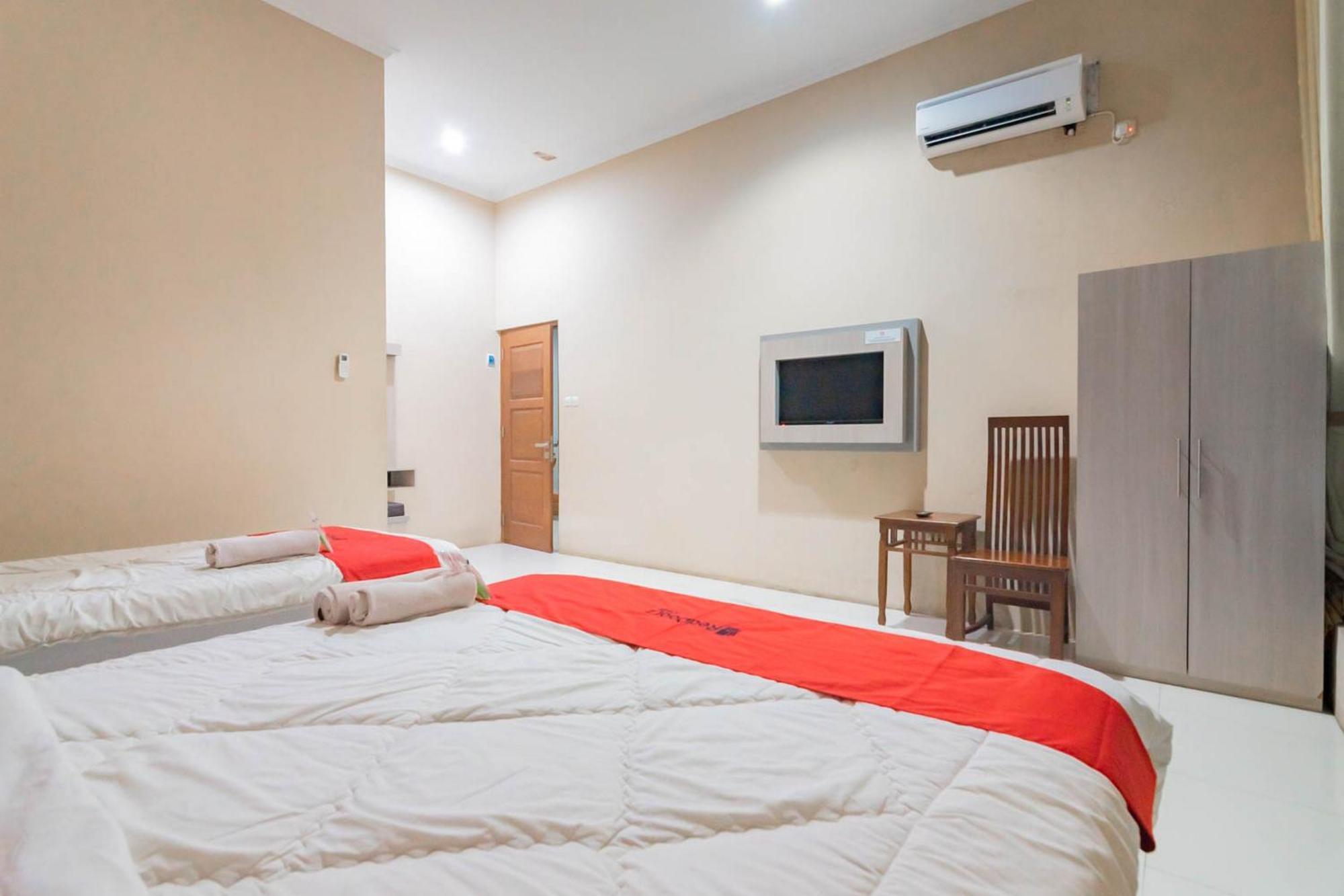 Reddoorz Resort Premium @ Sangkan Hurip Kuningan Exteriör bild