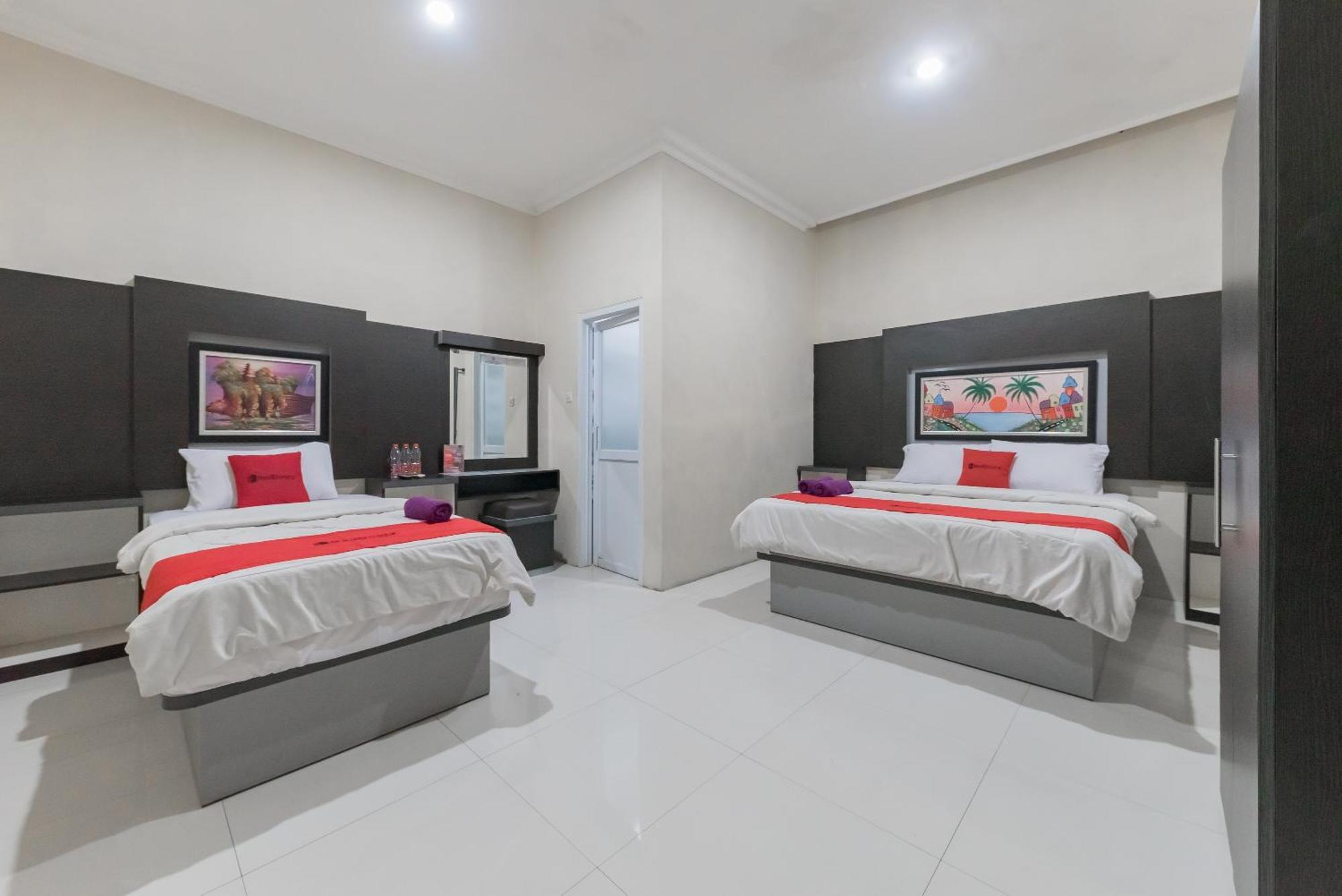Reddoorz Resort Premium @ Sangkan Hurip Kuningan Exteriör bild