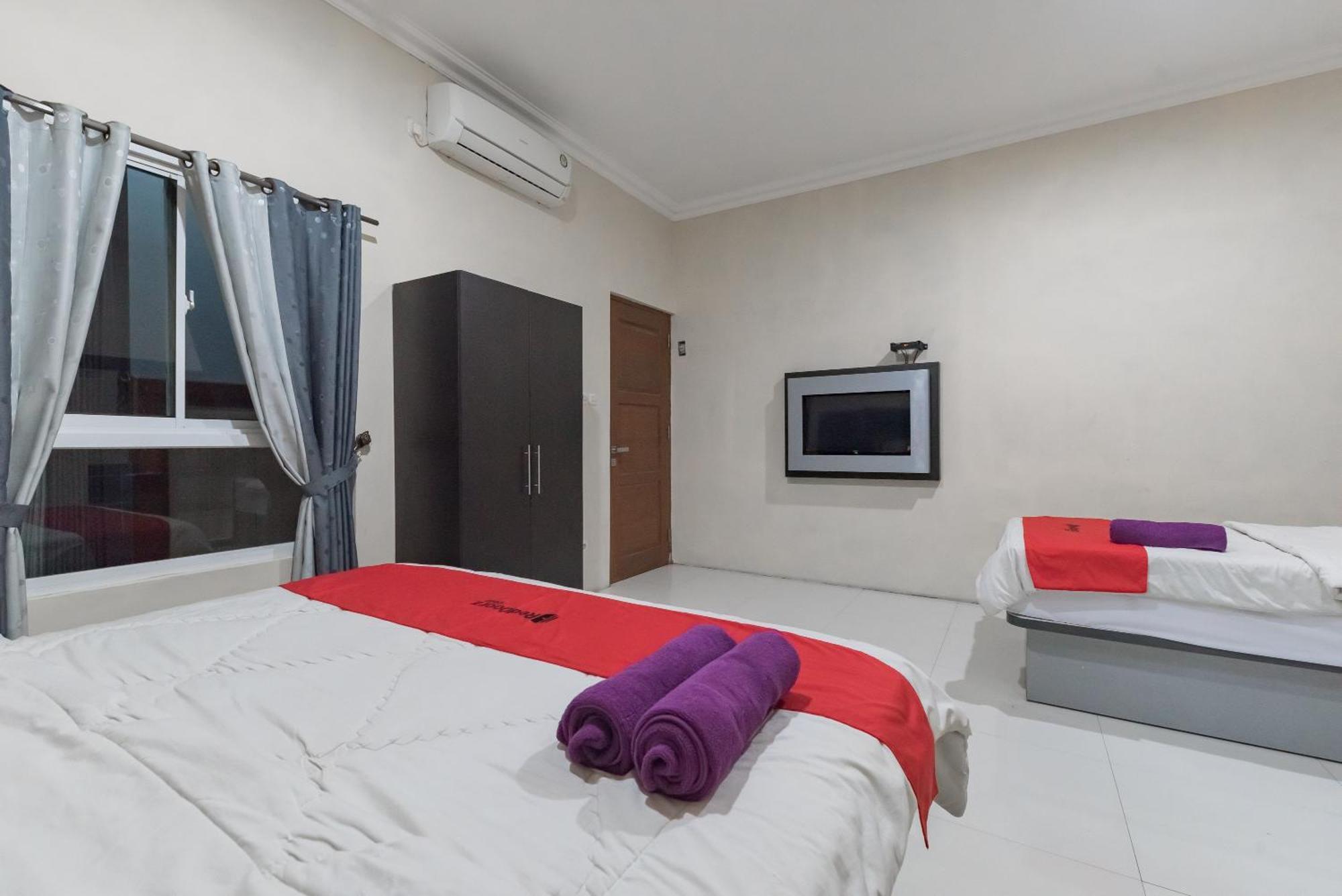 Reddoorz Resort Premium @ Sangkan Hurip Kuningan Exteriör bild