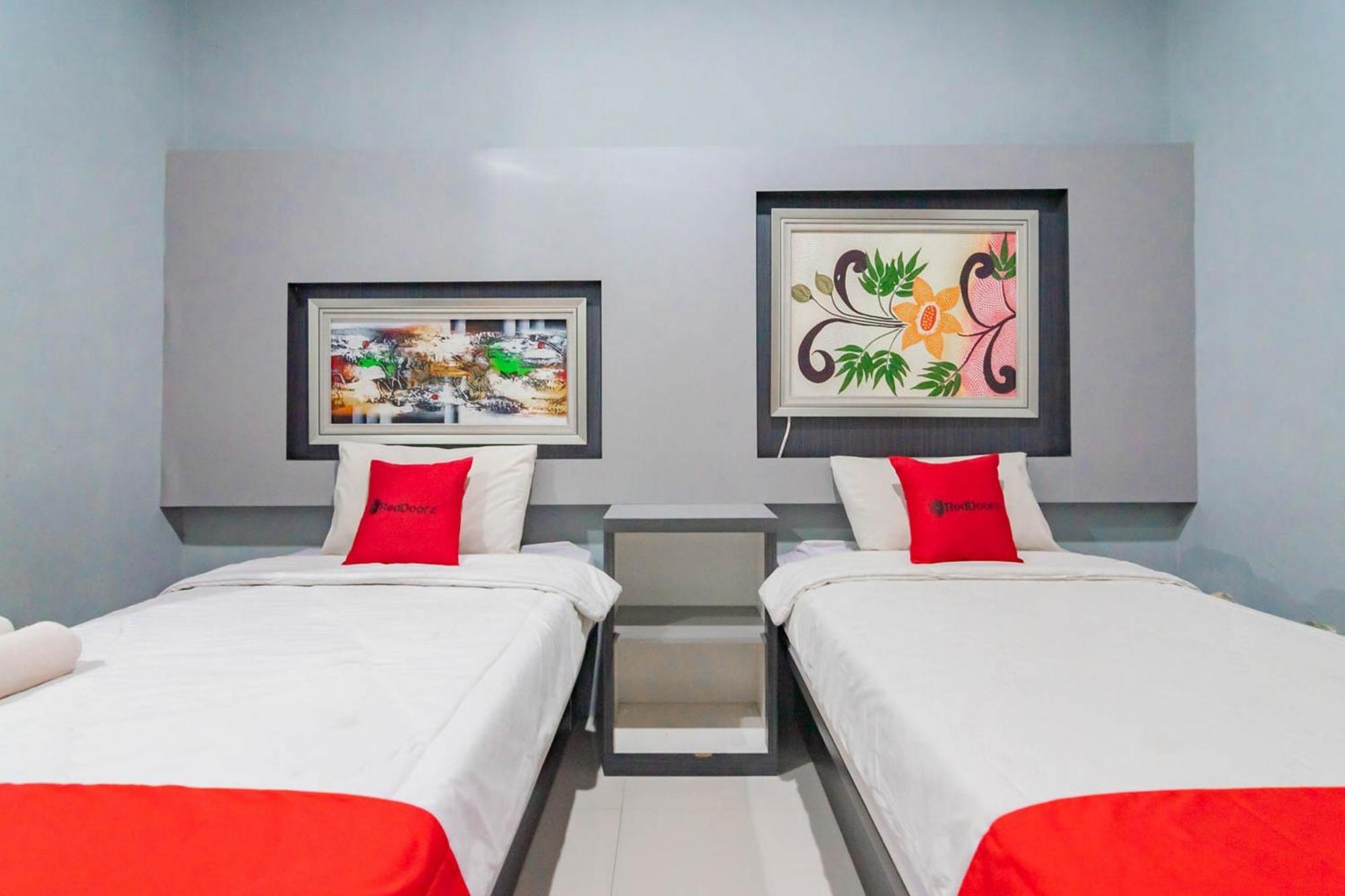 Reddoorz Resort Premium @ Sangkan Hurip Kuningan Exteriör bild