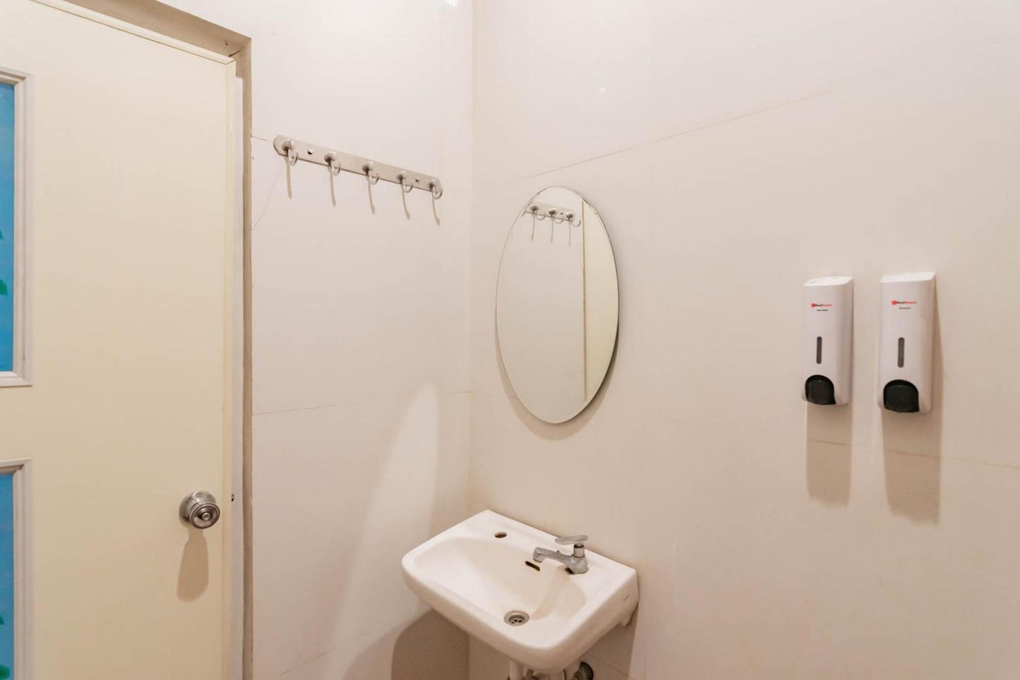 Reddoorz Resort Premium @ Sangkan Hurip Kuningan Exteriör bild