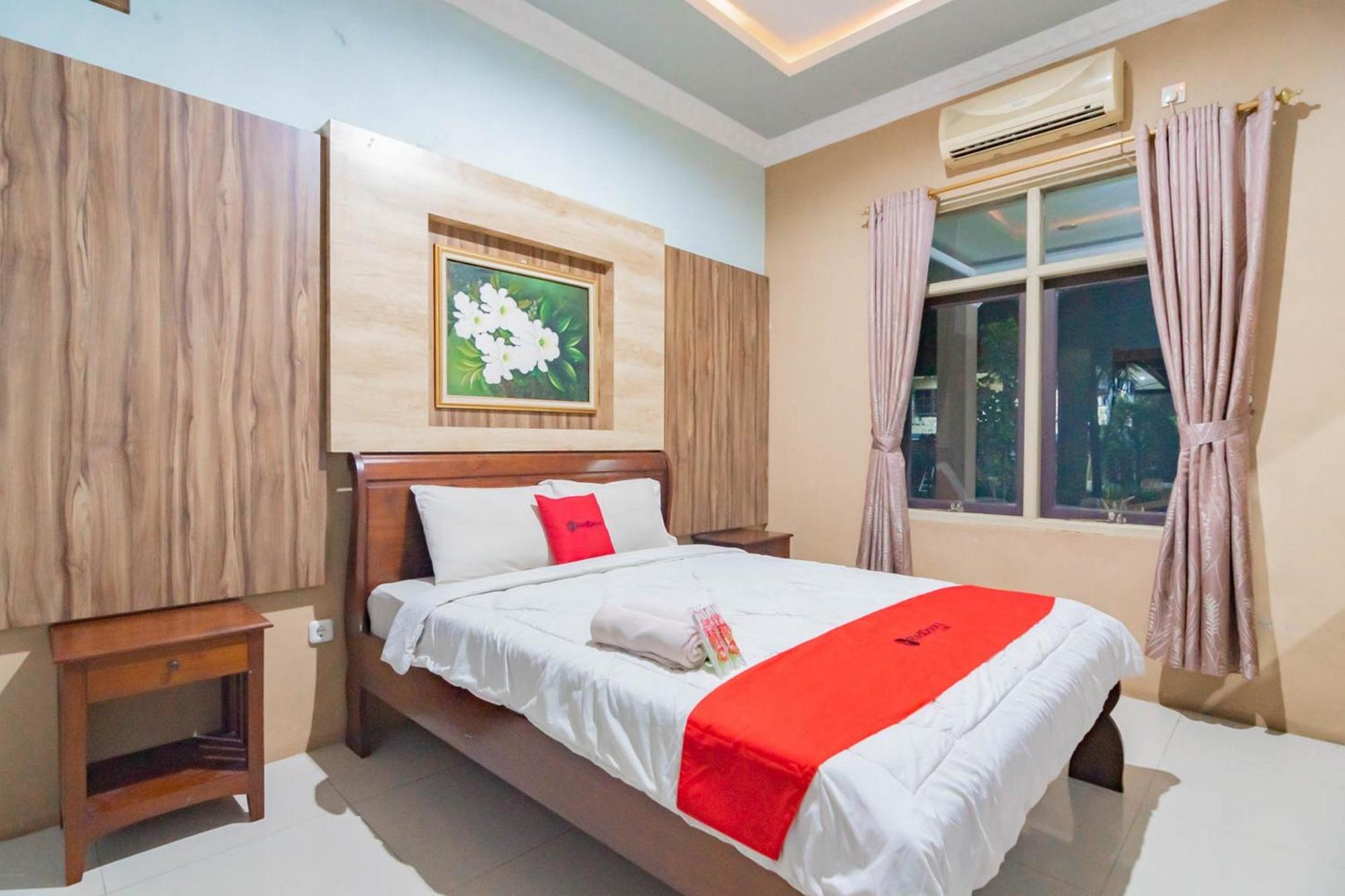 Reddoorz Resort Premium @ Sangkan Hurip Kuningan Exteriör bild