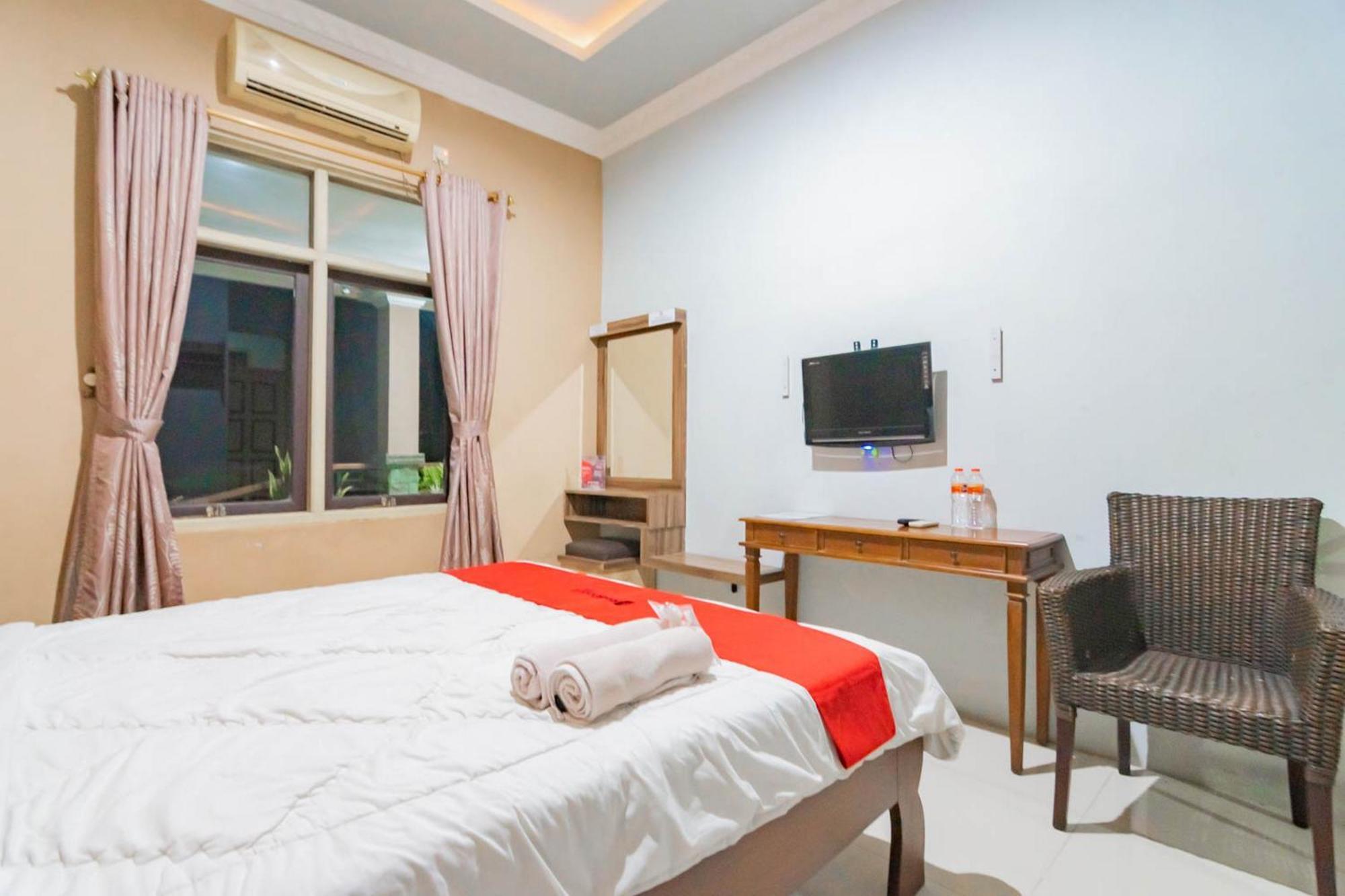 Reddoorz Resort Premium @ Sangkan Hurip Kuningan Exteriör bild