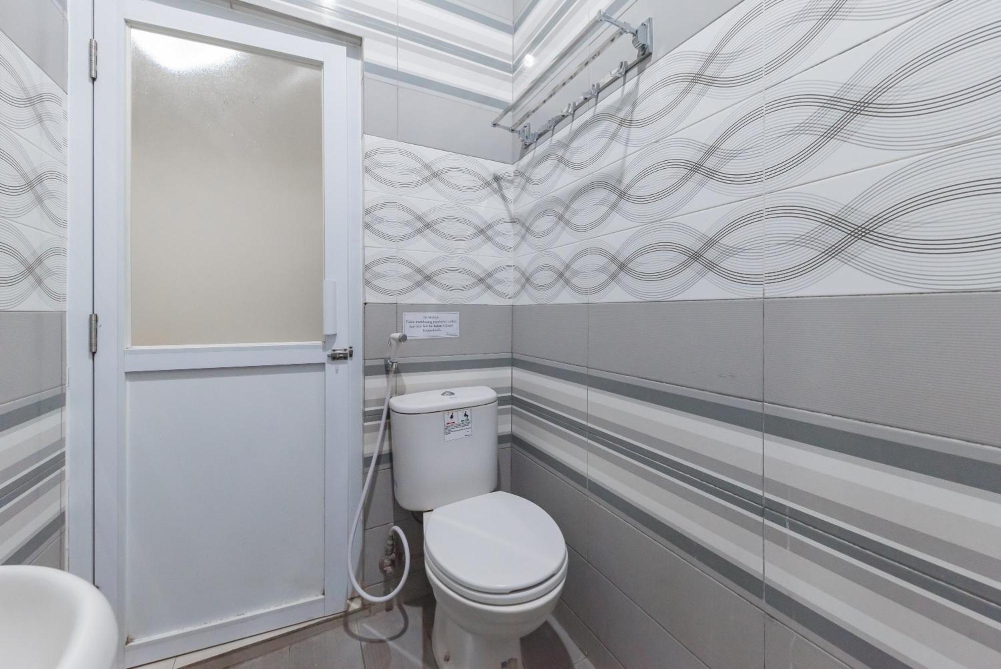 Reddoorz Resort Premium @ Sangkan Hurip Kuningan Exteriör bild